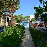 Lejlighedshotel Village 4*