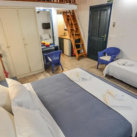 Aparthotel Village 3*