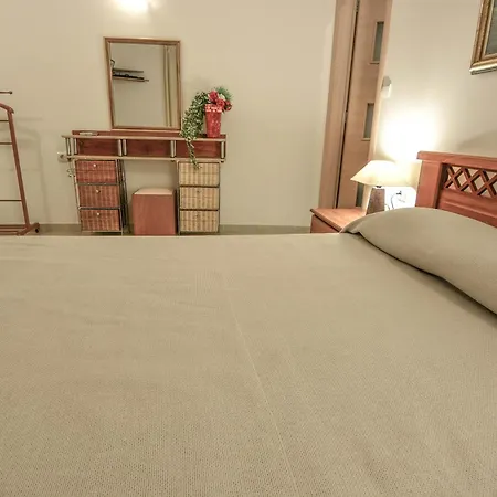 Village غزيلوكاسترون