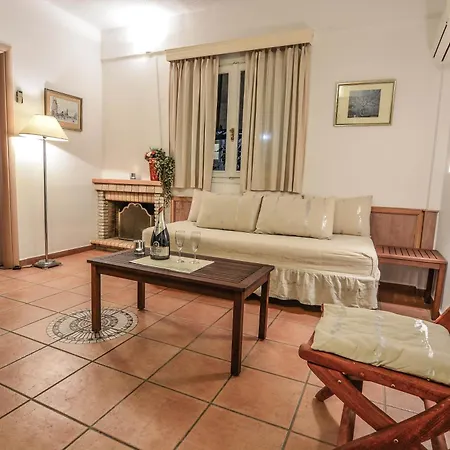 Ξενοδοχείο με διαμερίσματα Village Ξυλόκαστρο