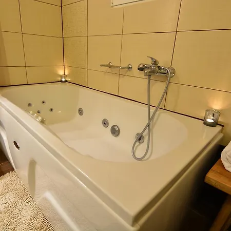 Village 3* غزيلوكاسترون