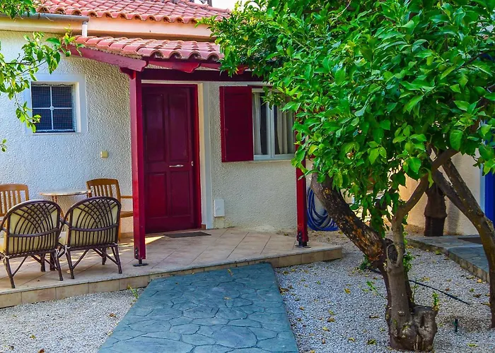 Village Aparthotel 4*