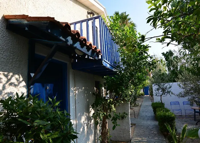 Apart Otel Village 4*