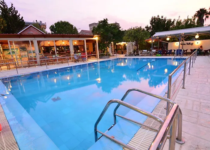 Aparthotel Village 4*