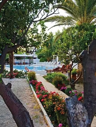 Aparthotel Village 4*