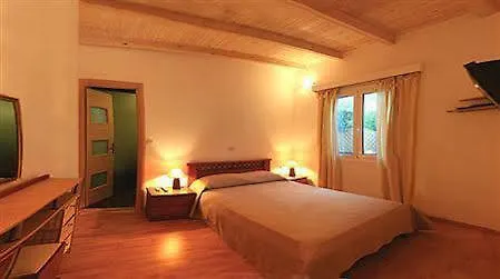 Village Hotel apartamentowy Xylokastro